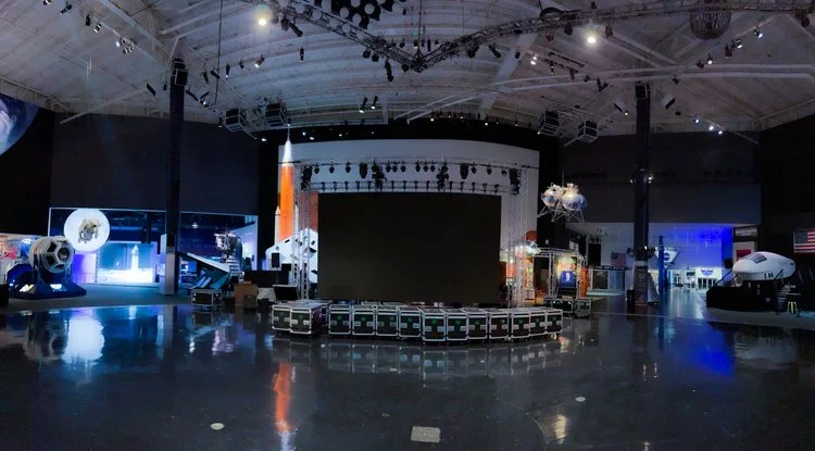 Large Video Wall Structure and Truss Structure