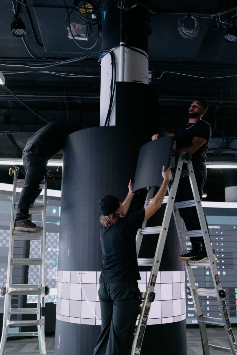 Curving LED Pillars rental