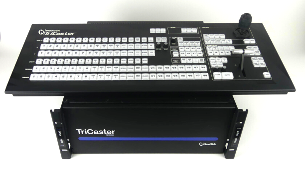 Tricaster_8000_Rack_with_Control_Surface.png